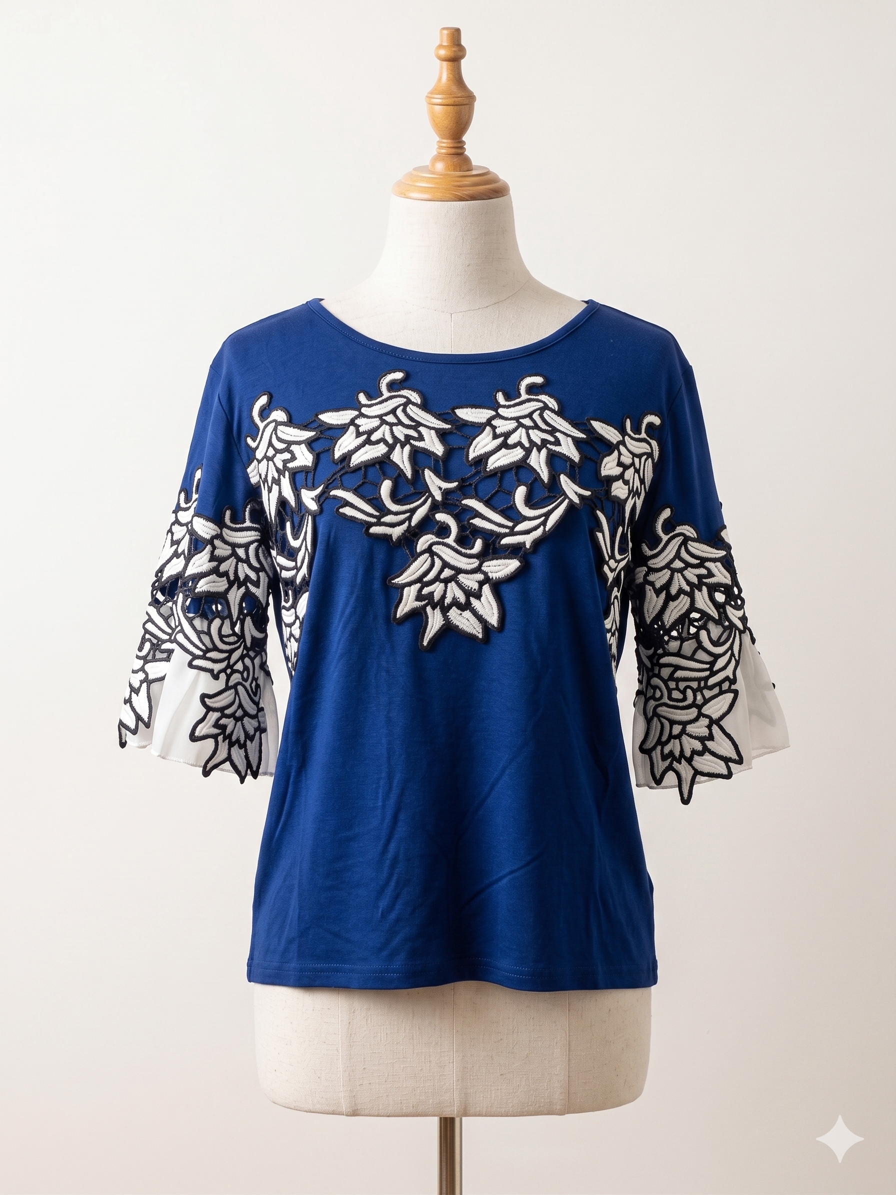 Maglia Blu Ricamo